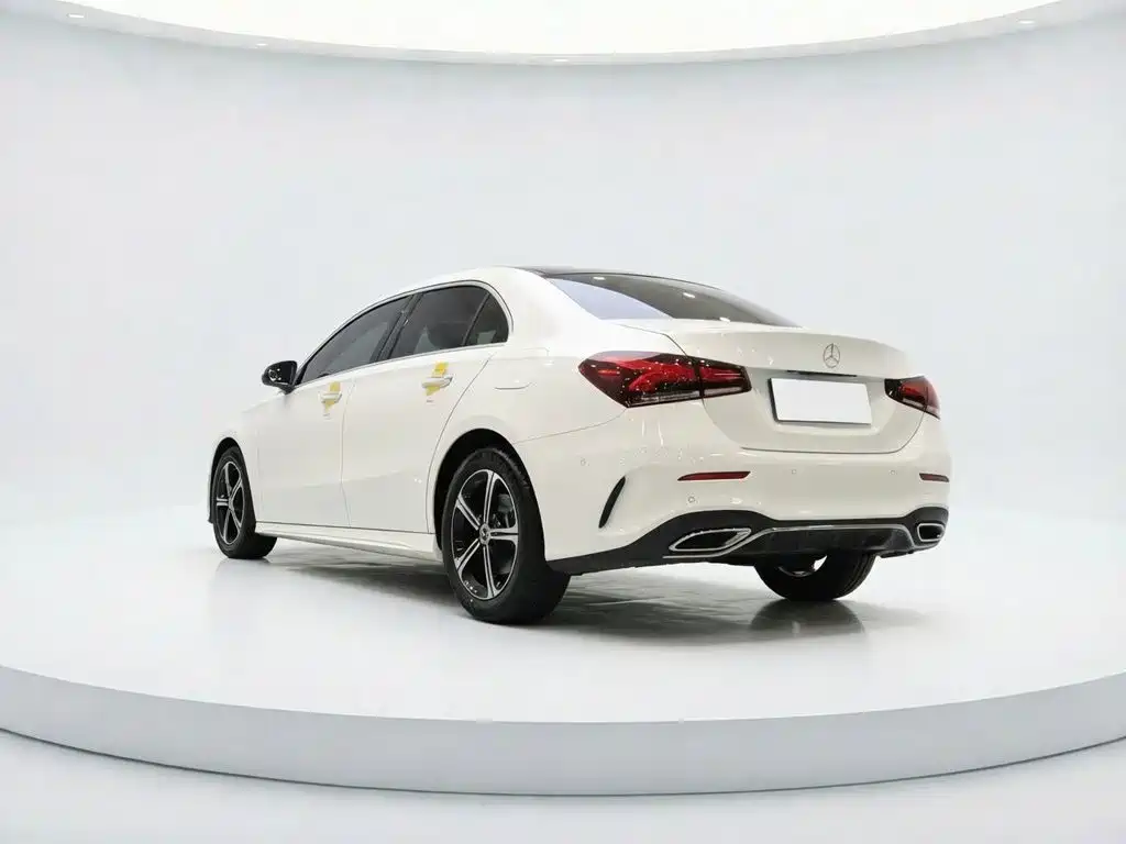 Mercedes-Benz A-Class 2022 — фото 20
