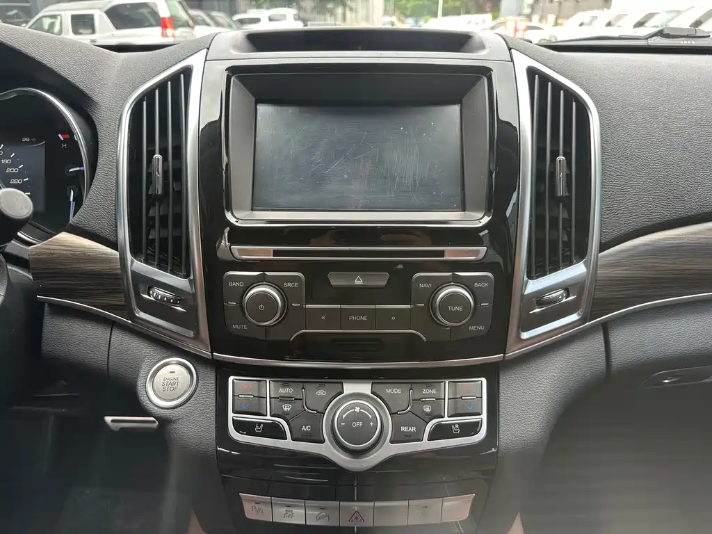 Haval H9 2017 — фото 12