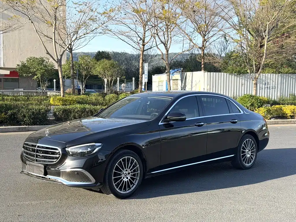 Mercedes-Benz E-Class 2022 — фото 1