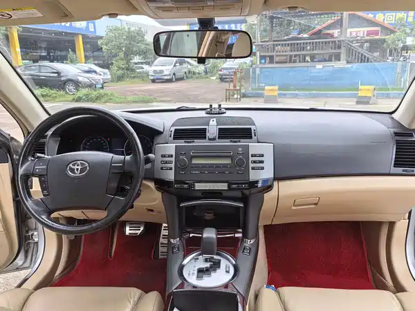 Toyota Reiz 2010