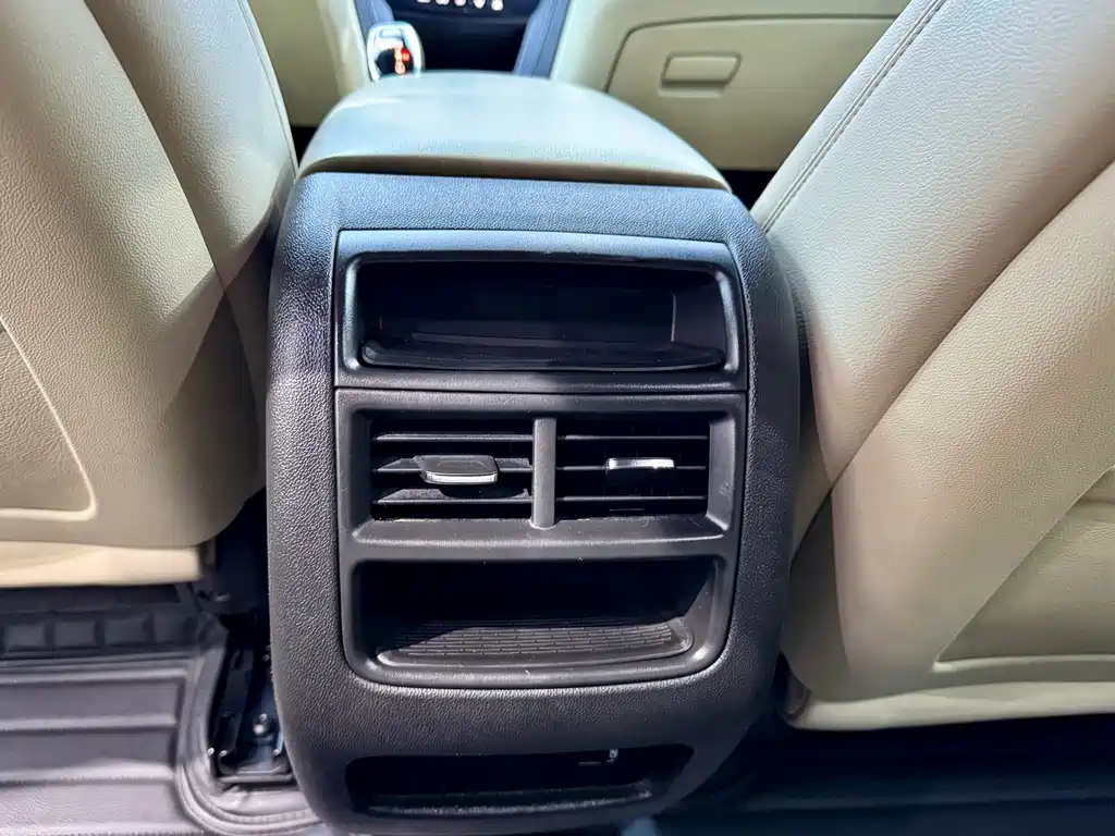 Cadillac XT5 2018 — фото 18