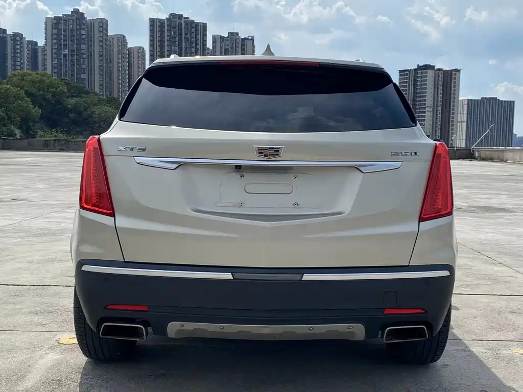 Cadillac XT5 2017 — фото 4