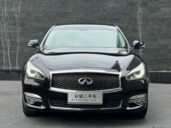 Infiniti Q70 2016