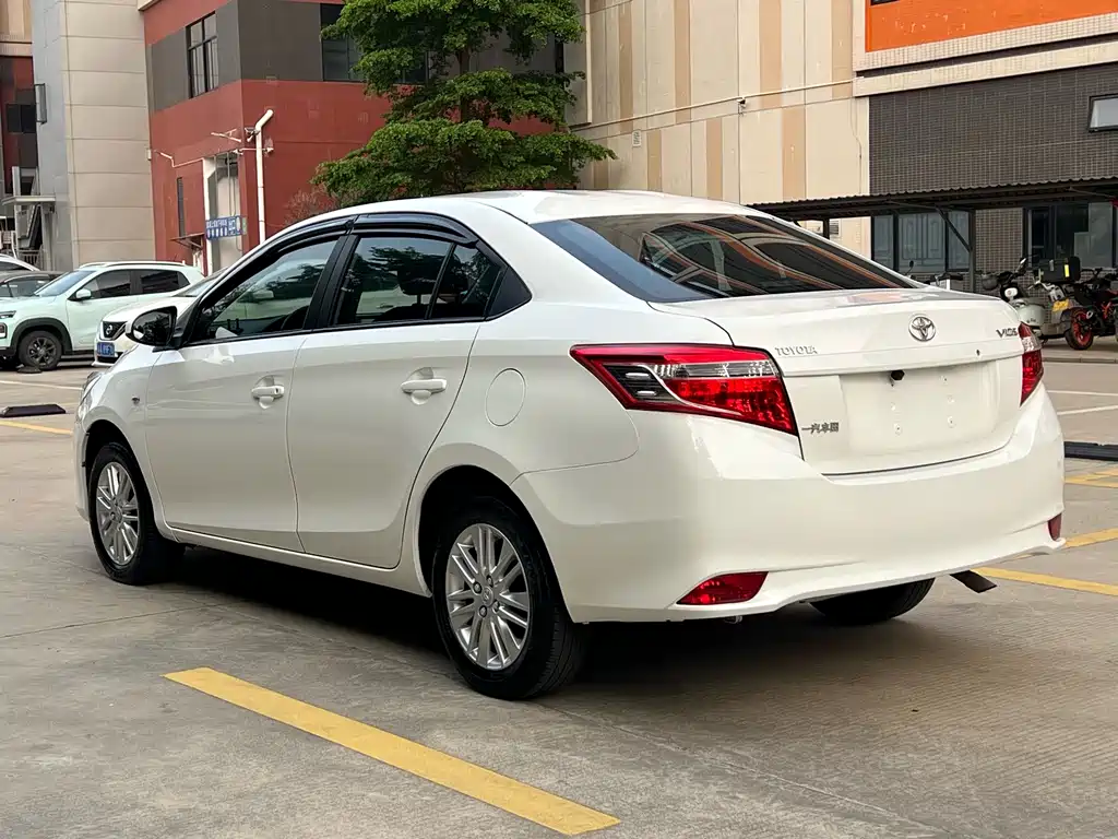 Toyota Vios 2014 — фото 3