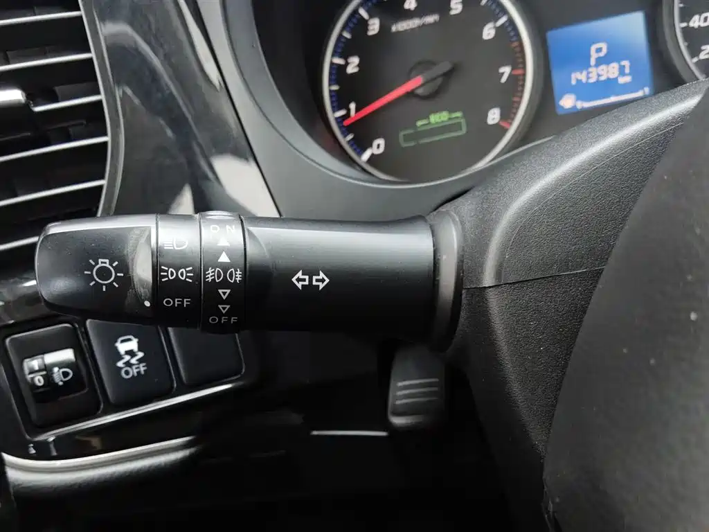 Mitsubishi Outlander 2018 — фото 21