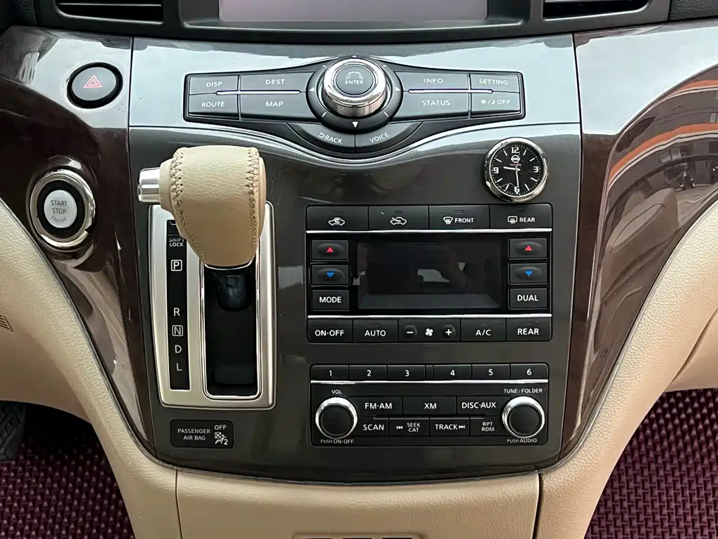 Nissan Quest 2014 — фото 15