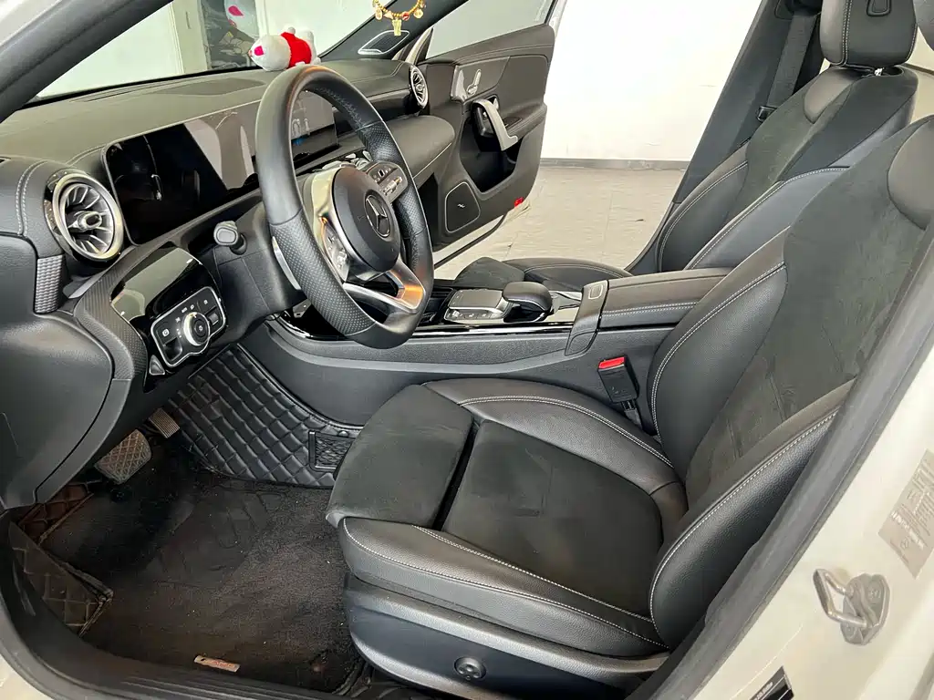 Mercedes-Benz A-Class 2019 — фото 13