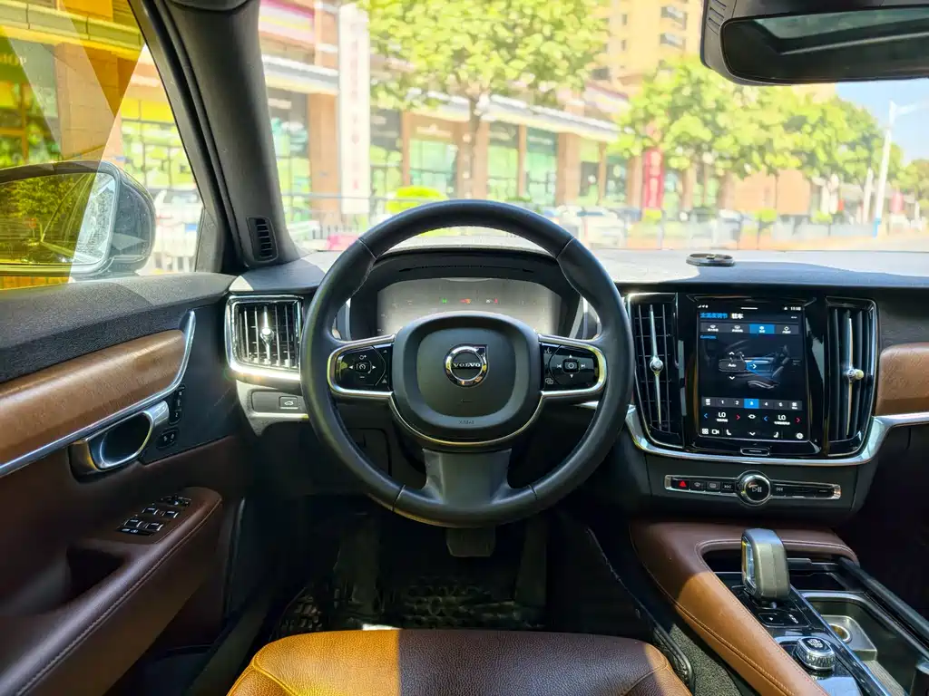 Volvo S90 2022 — фото 17