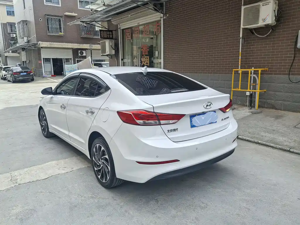 Hyundai Elantra 2020