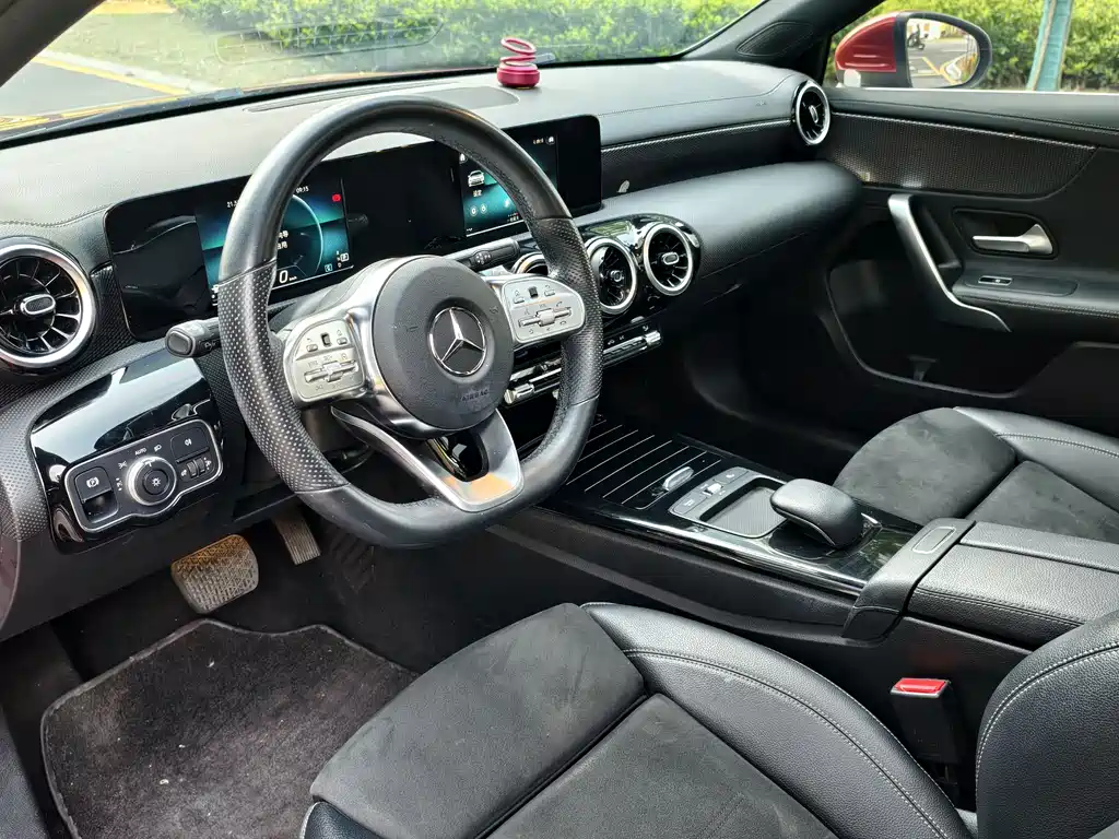 Mercedes-Benz A-Class 2019 — фото 24