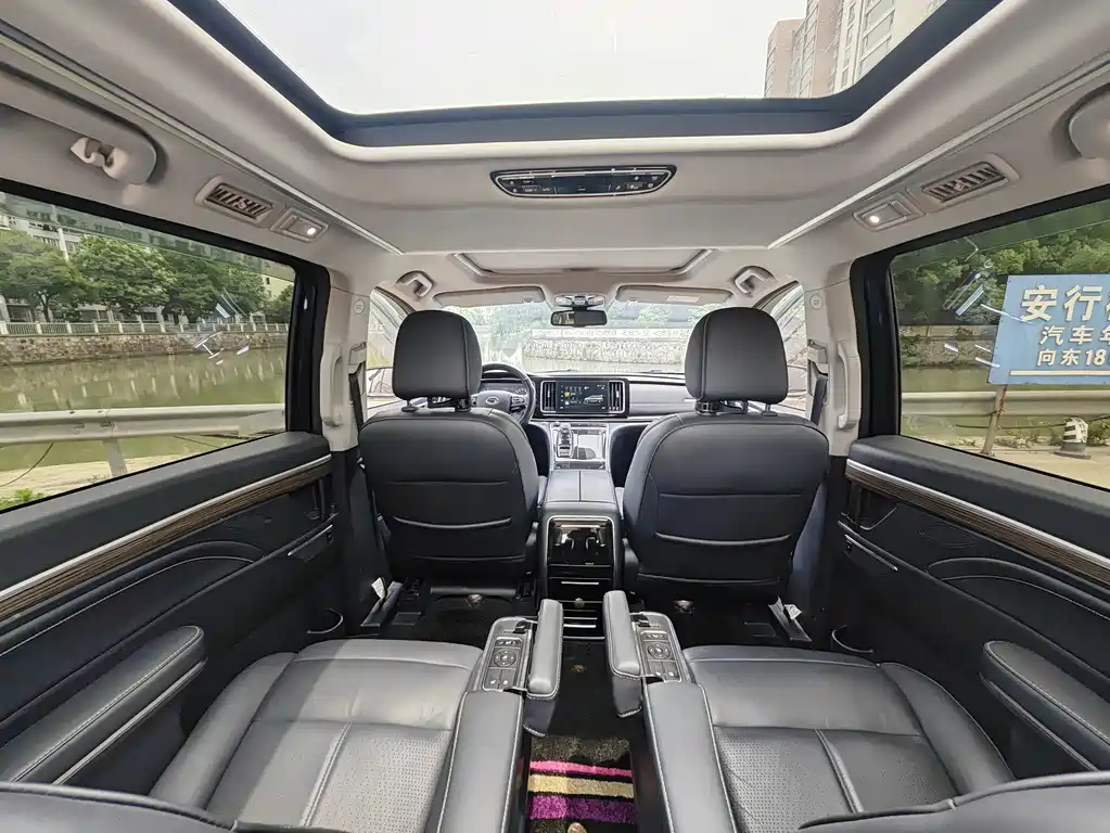 GAC Motor Trumpchi M8 2023 — фото 8