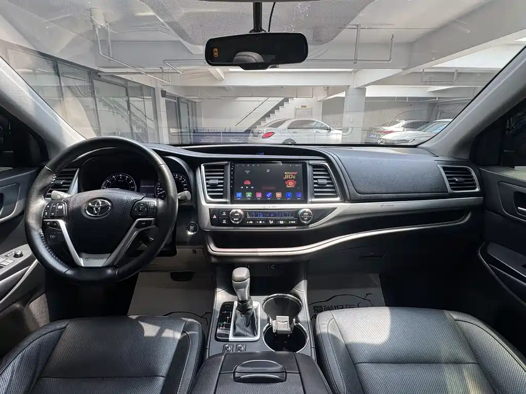 Toyota Highlander 2017 — фото 9