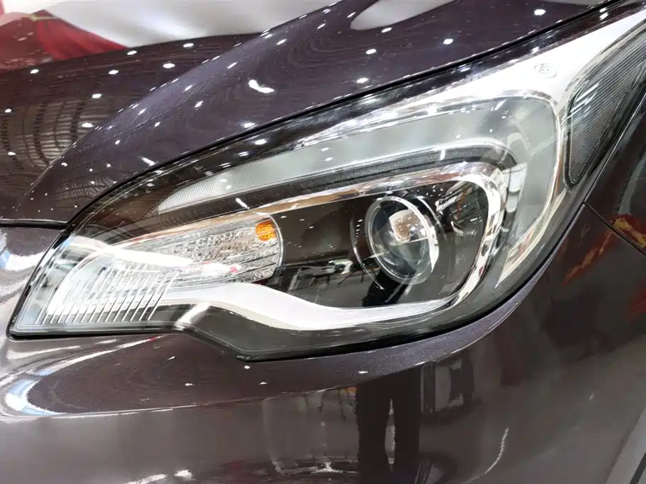 Buick Envision Plus 2017 — фото 18