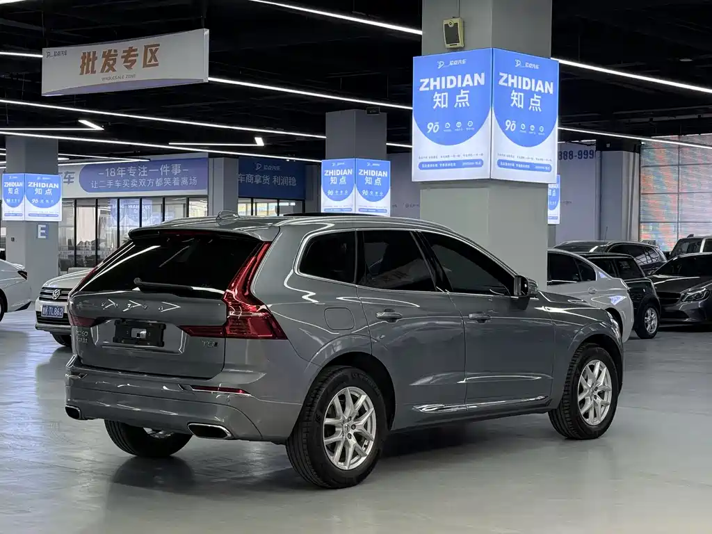 Volvo XC60 2021 — фото 24