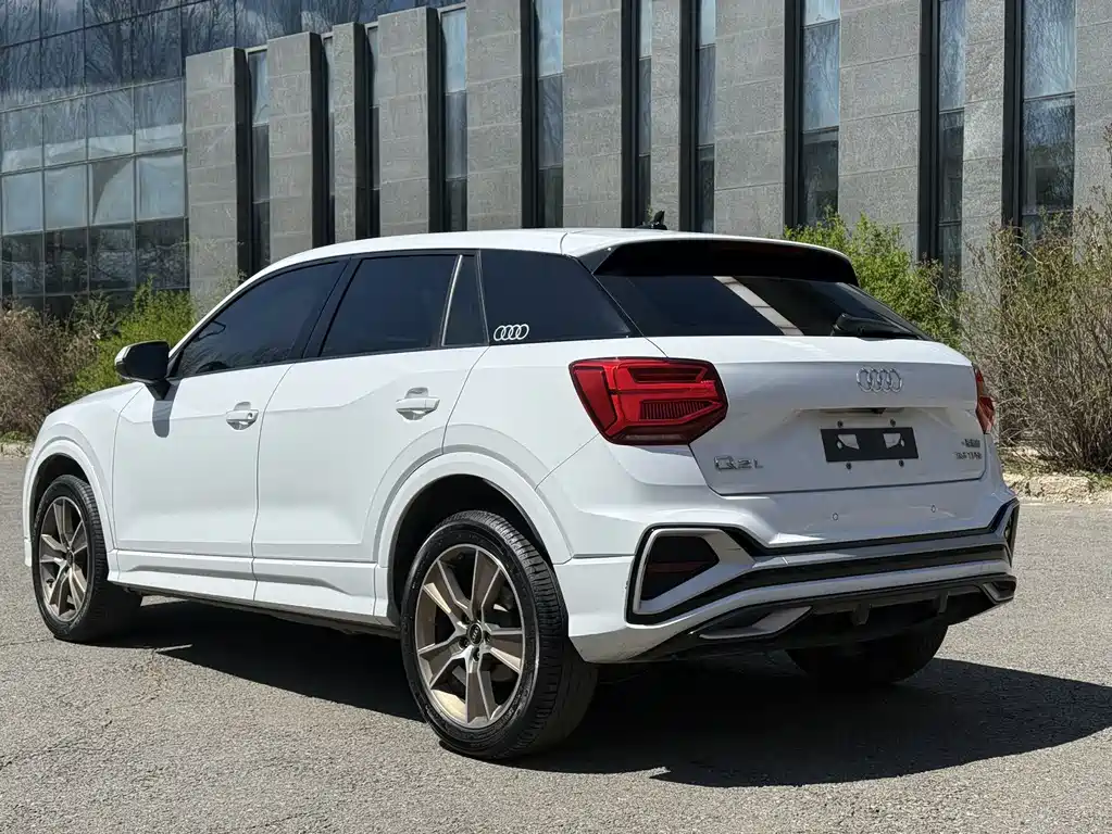 Audi Q2L 2022 — фото 19