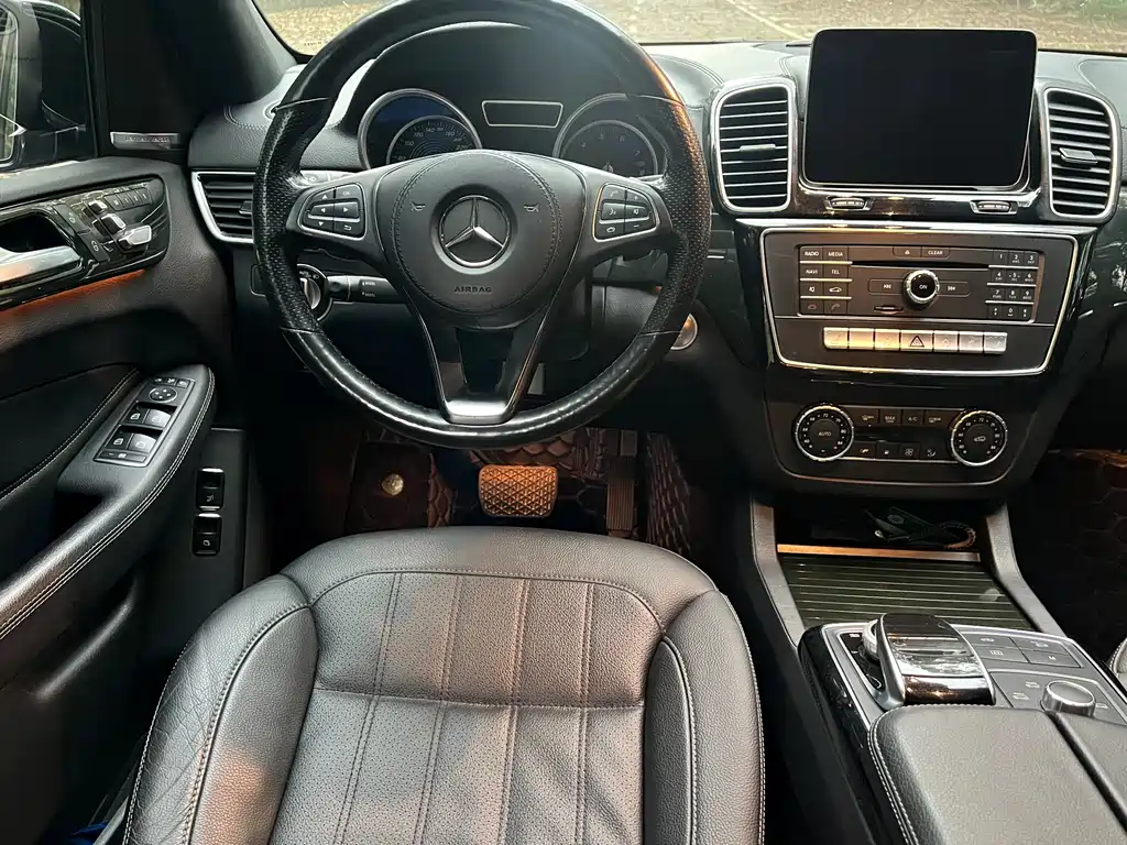 Mercedes-Benz GLS 2017 — фото 13