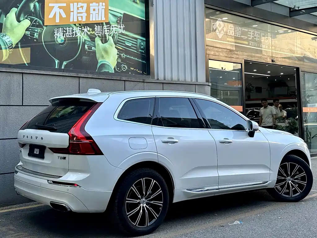 Volvo XC60 2019 — фото 13