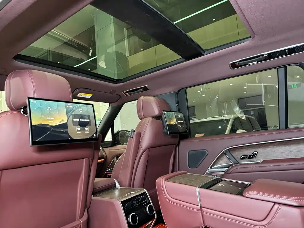 Land Rover Range Rover 2024 — фото 10