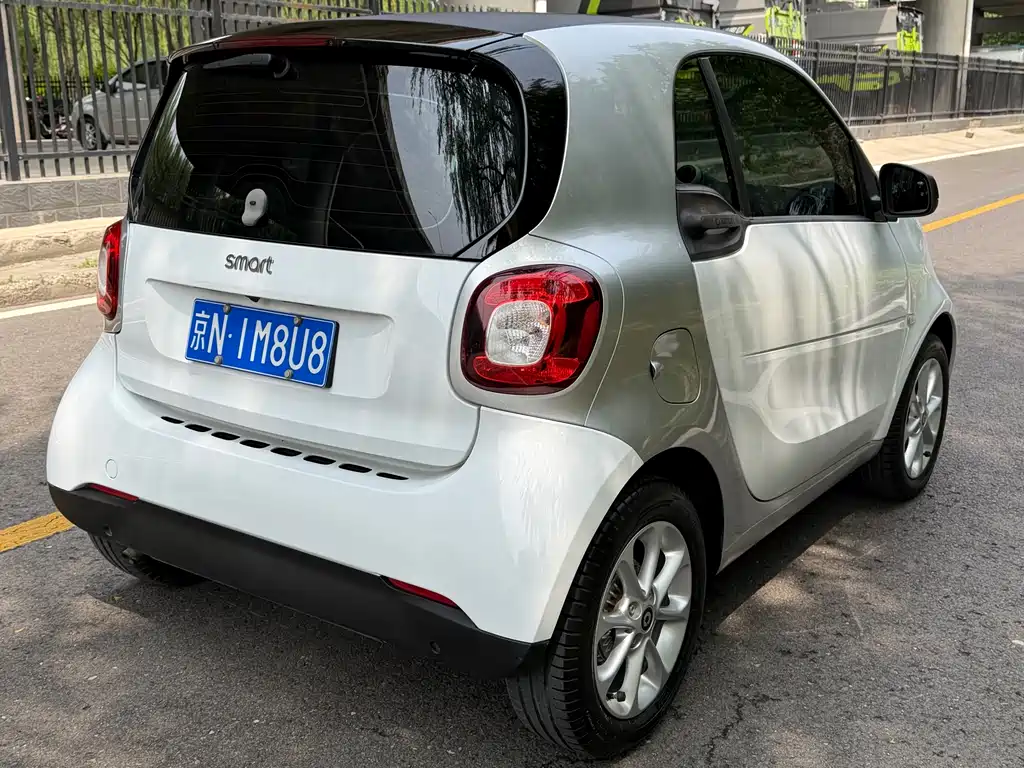 smart Fortwo 2016 — фото 10