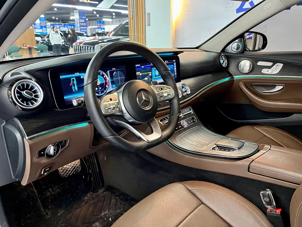 Mercedes-Benz E-Class 2019 — фото 9