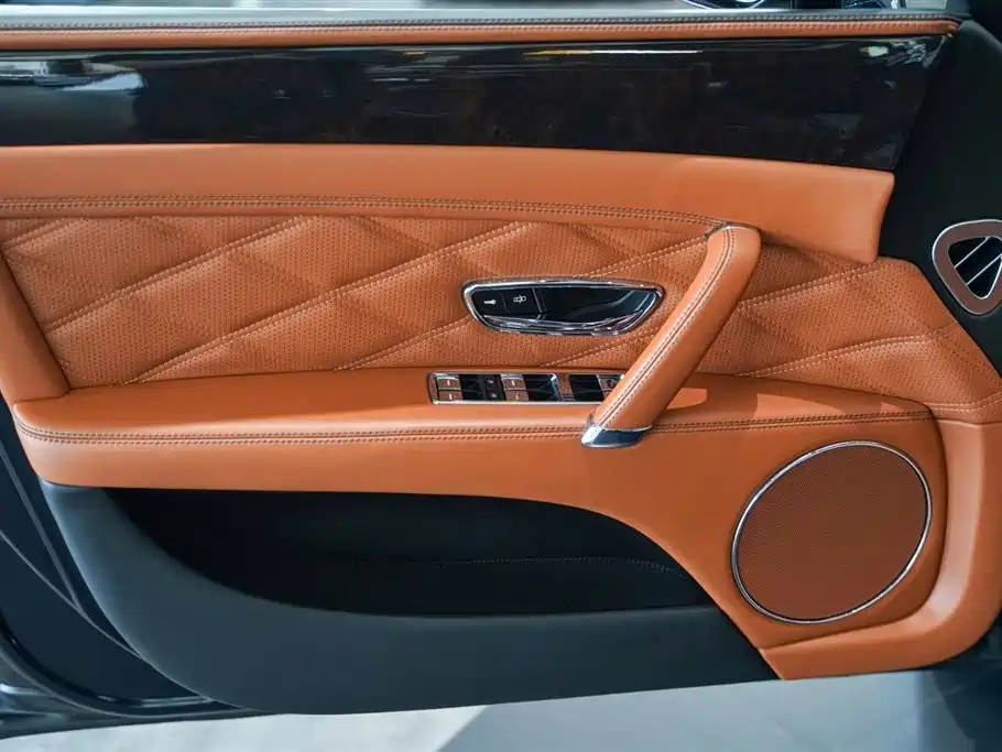 Bentley Flying Spur 2016 — фото 9