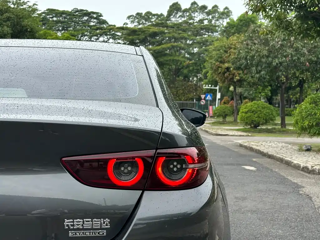 Mazda 3 Axela 2020 — фото 20