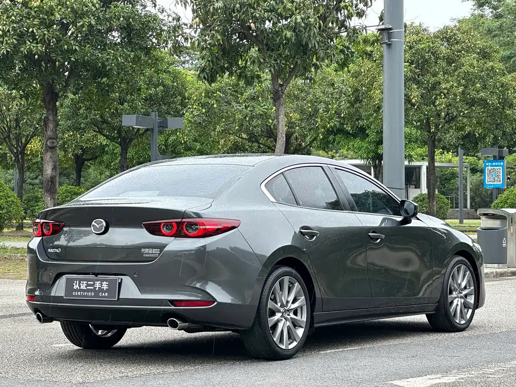 Mazda 3 Axela 2020 — фото 26