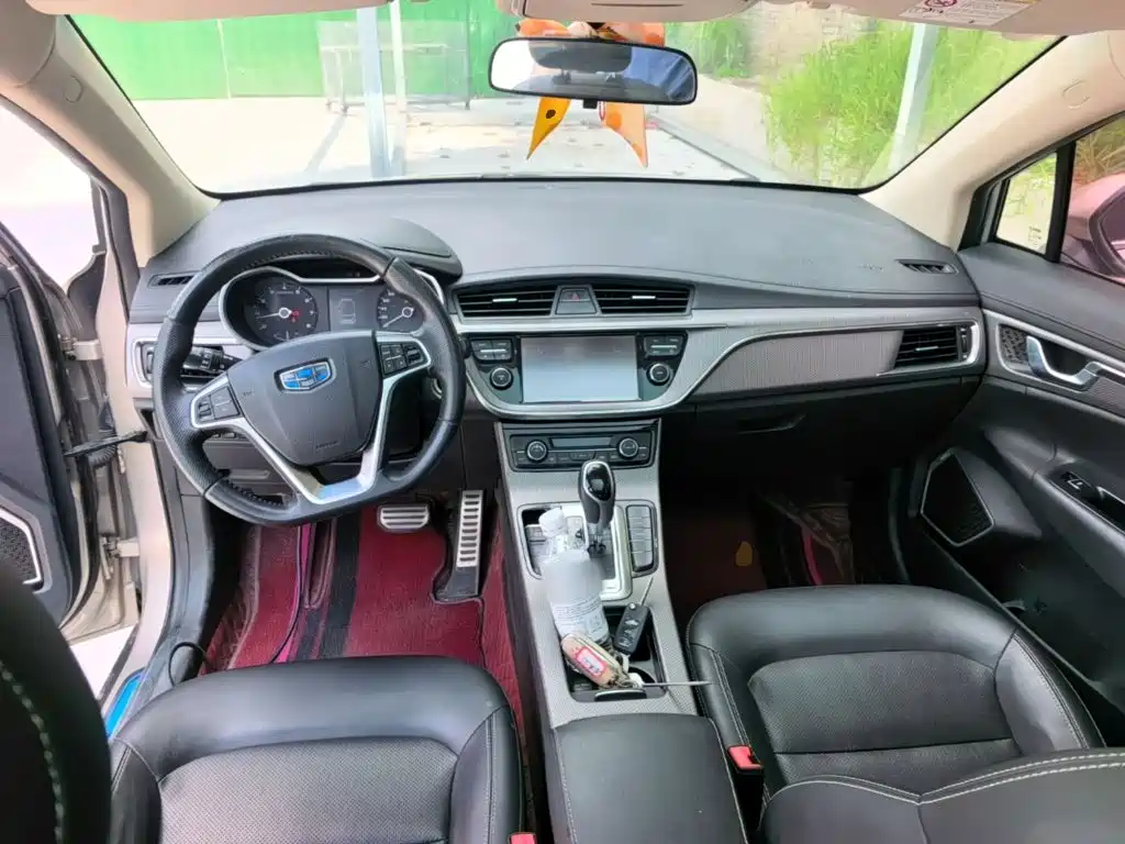 Geely Emgrand GS 2017 — фото 10