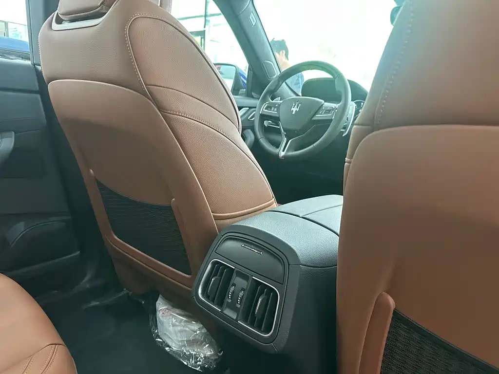 Maserati Levante — фото 14