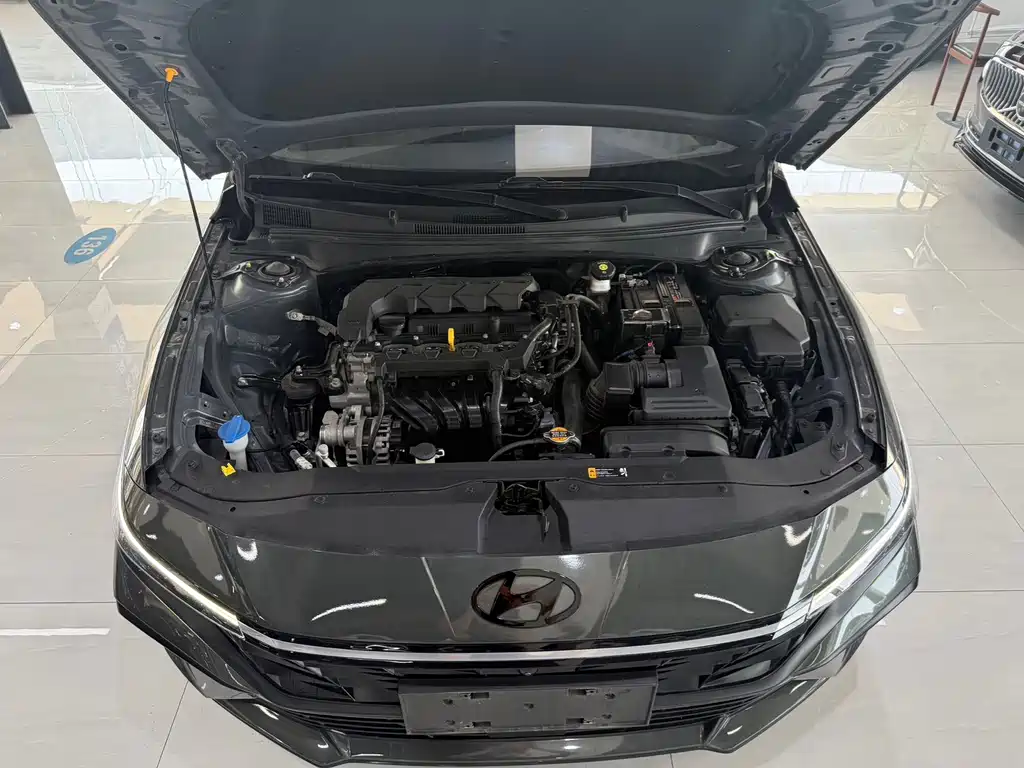 Hyundai Elantra 2023 — фото 15