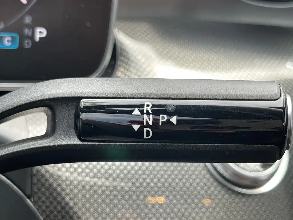 Mercedes-Benz C-Class 2023 — фото 19