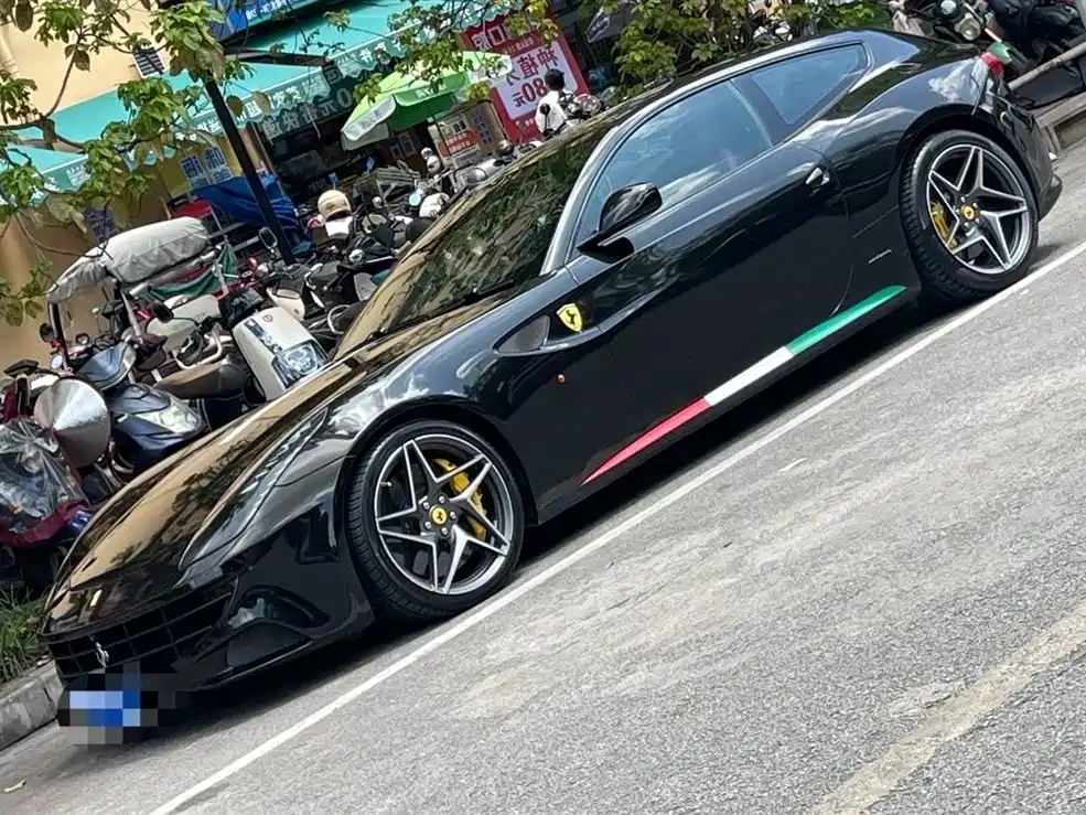 Ferrari FF 2011 — фото 1