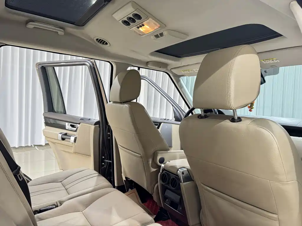 Land Rover Discovery 2013 — фото 11