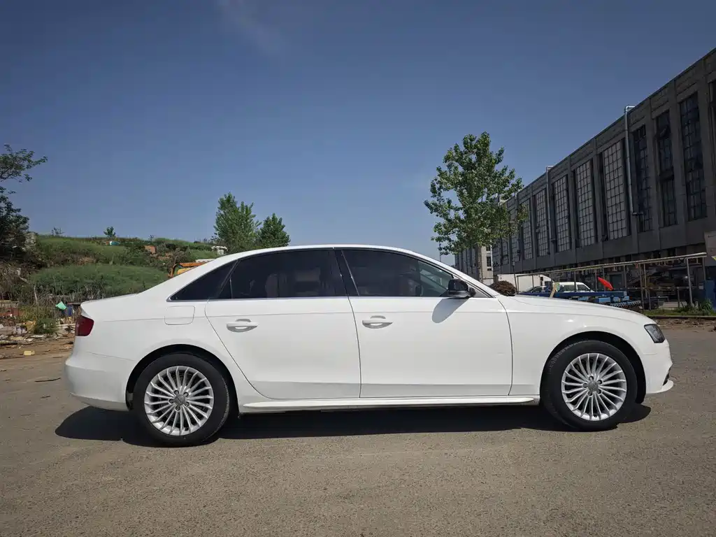 Audi A4L 2015 — фото 15