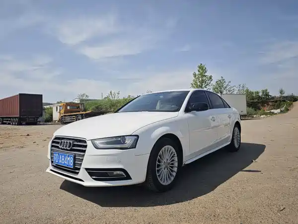 Audi A4L 2015