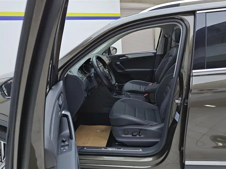 Volkswagen Tiguan L 2017 — фото 9