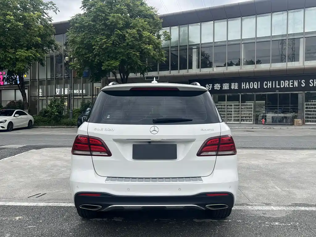 Mercedes-Benz GLE 2016 — фото 4