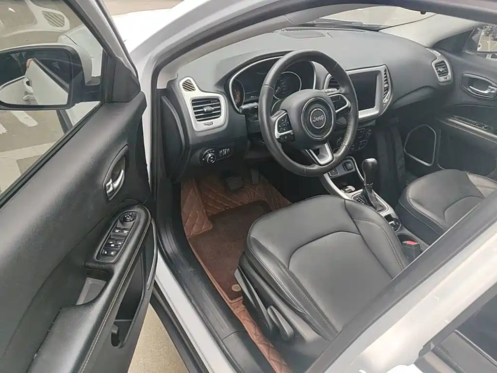 Jeep Compass 2020 — фото 16