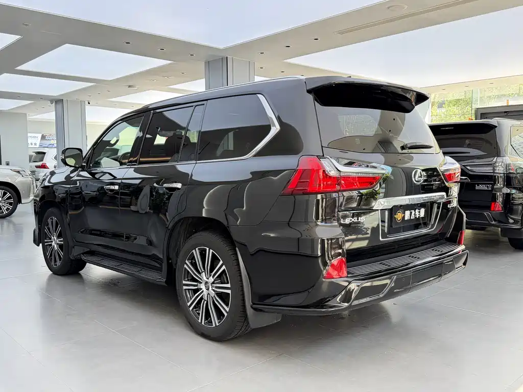 Lexus LX 2020 — фото 19