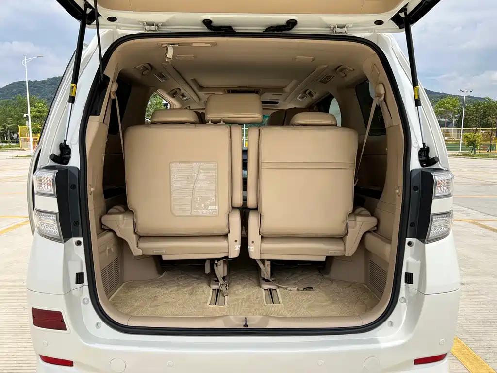 Toyota Alphard 2013 — фото 18