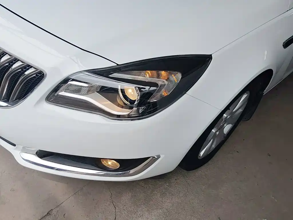 Buick Regal 2015 — фото 24