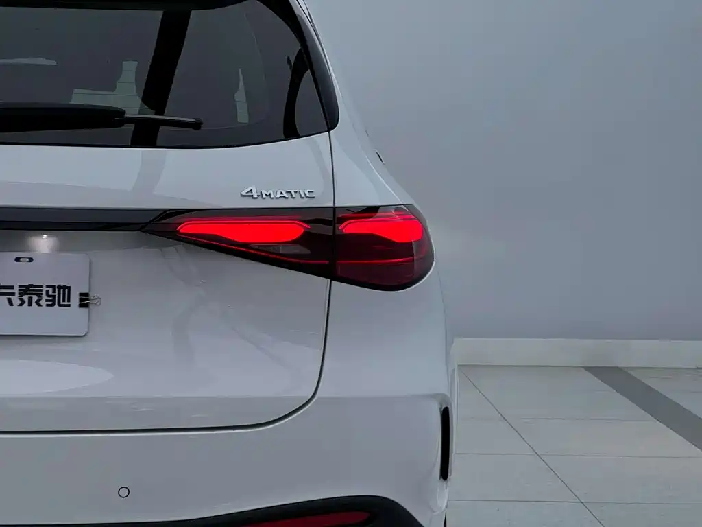 Mercedes-Benz GLC 2023