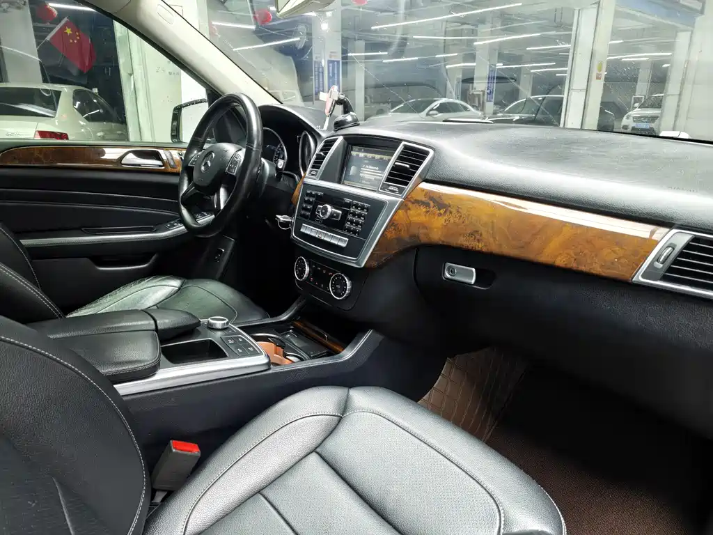 Mercedes-Benz M-Class 2014 — фото 10
