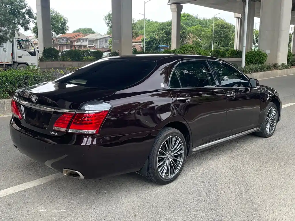 Toyota Crown 2013 — фото 12