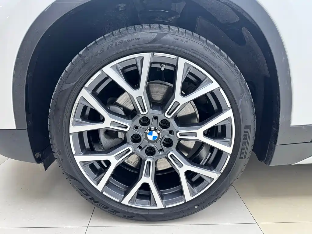BMW X1 2021 — фото 3