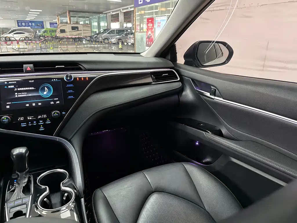 Toyota Camry 2020 — фото 14