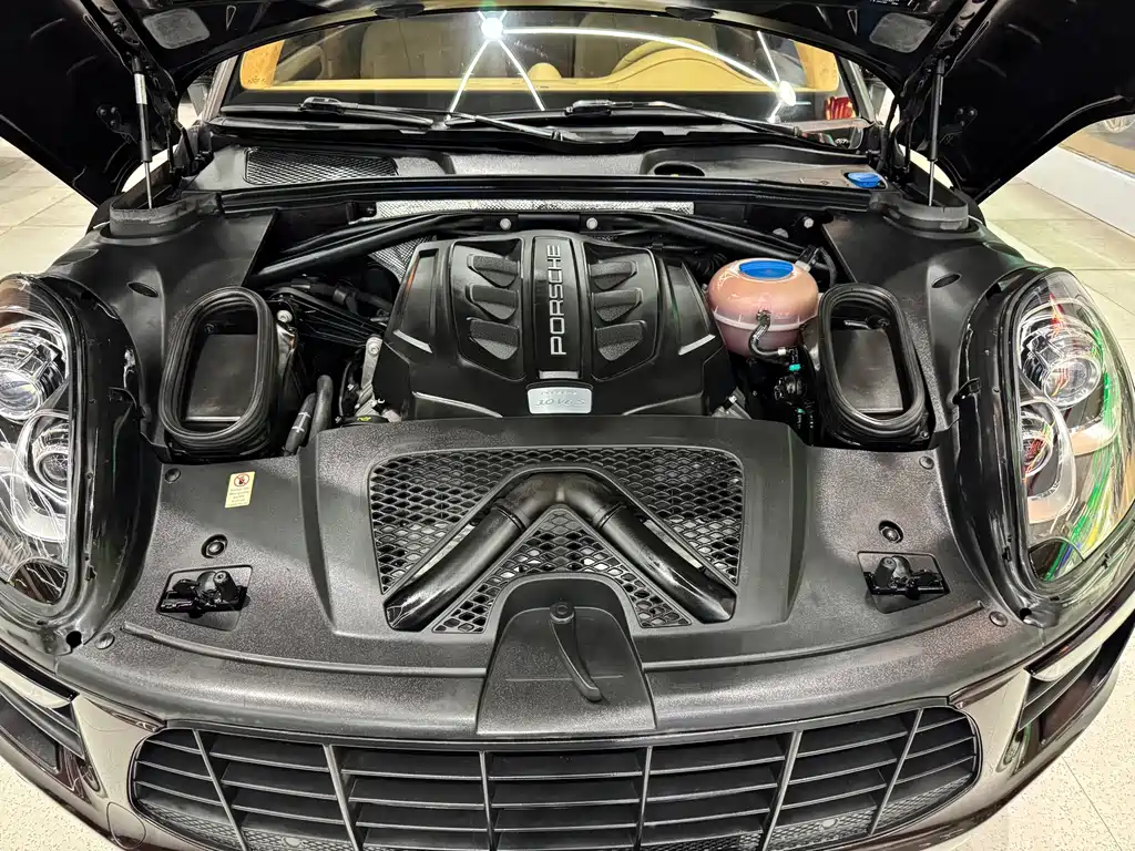 Porsche Macan 2016 — фото 14