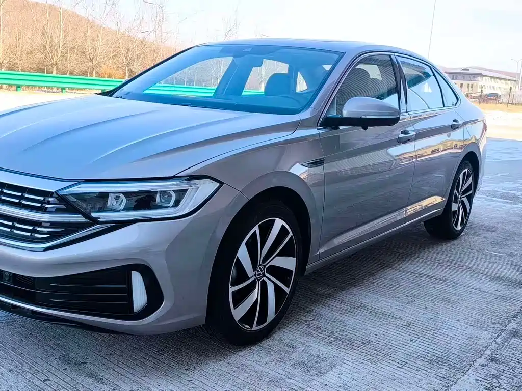 Volkswagen Sagitar 2022