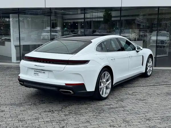 Porsche Panamera 2024