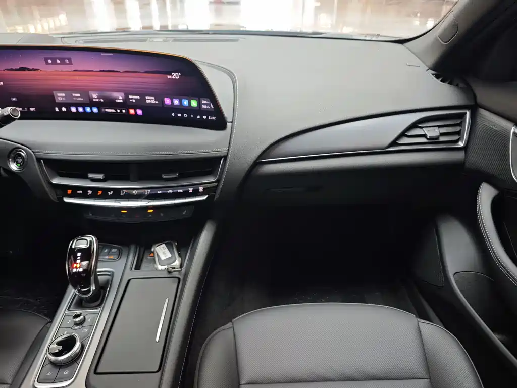 Cadillac CT5 2025 — фото 13